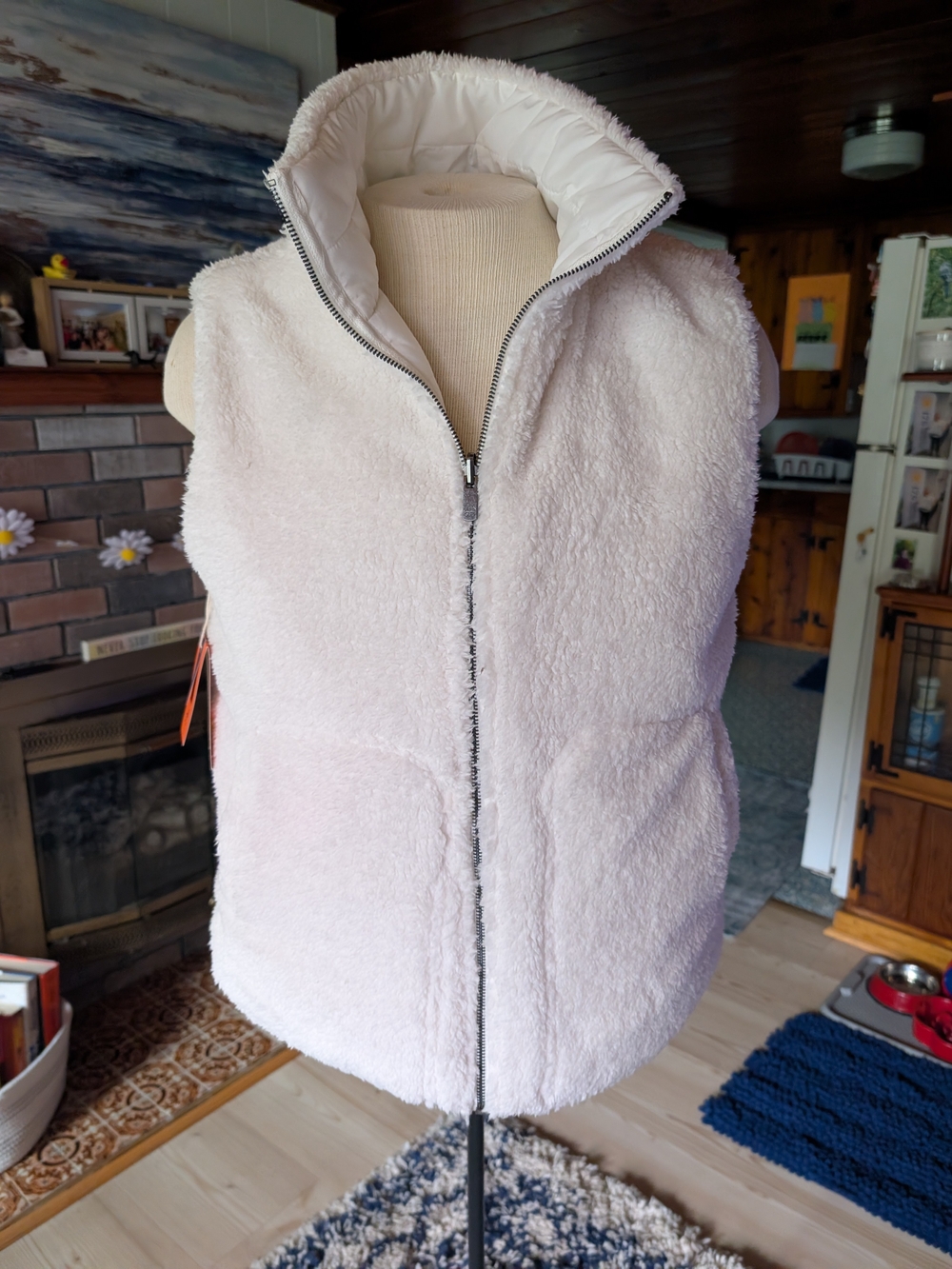 Cozy Women's Faux-Sherpa Zip Front Vest - White Reversible